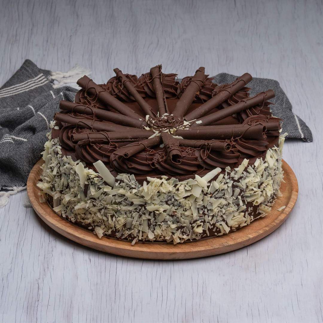 10" chocolate mud cake image 0